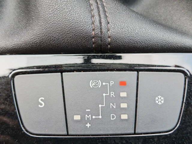 Peugeot 308 2.0 e-HDI (150 кс) Automatic - автомобили, коли, обяви за нови и употребявани 15