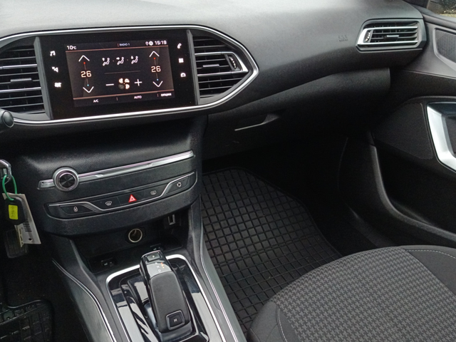 Peugeot 308 - автомобили, коли, обяви за нови и употребявани 9