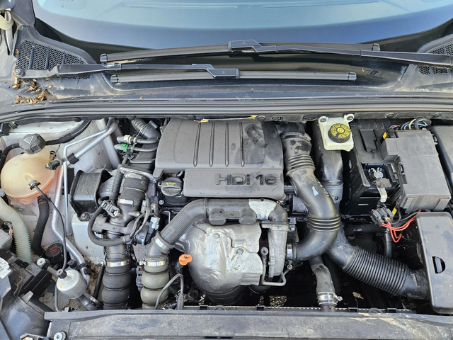 Peugeot 308 1.6HDI-109кс= 6СКОРОСТИ= 199.000км= FACE= КЛИМАТРО - автомобили, коли, обяви за нови и употребявани 16