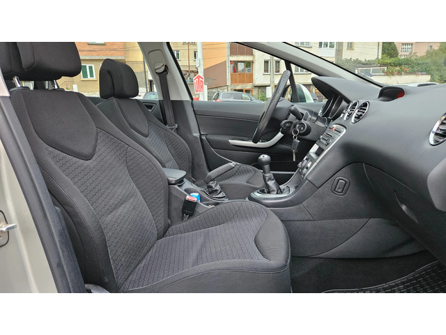 Peugeot 308 1.6 Klimatronik/Benzin - автомобили, коли, обяви за нови и употребявани 11