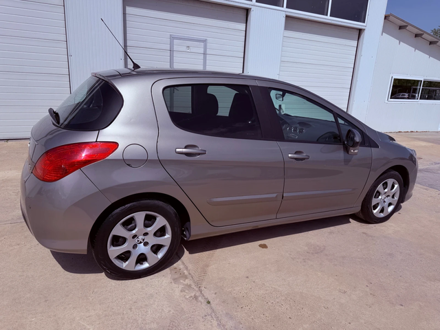 Peugeot 308 1.6hdi * 150000km* NOVA* - автомобили, коли, обяви за нови и употребявани 12