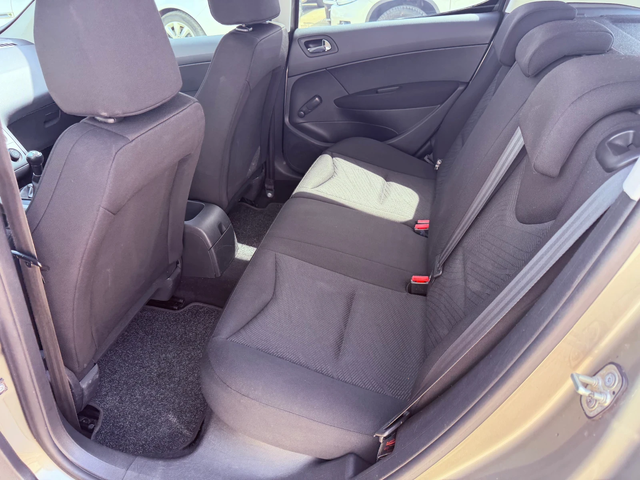 Peugeot 308 1.6hdi * 150000km* NOVA* - автомобили, коли, обяви за нови и употребявани 7