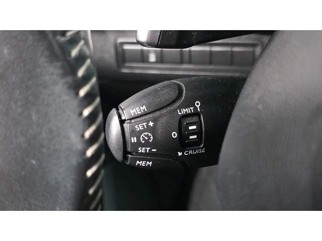 Peugeot 308 SW 1.6 BlueHDi Allure Auto - автомобили, коли, обяви за нови и употребявани 13