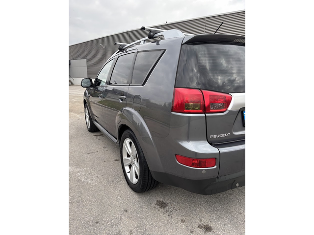 Peugeot 4007 2.4 - автомобили, коли, обяви за нови и употребявани 6