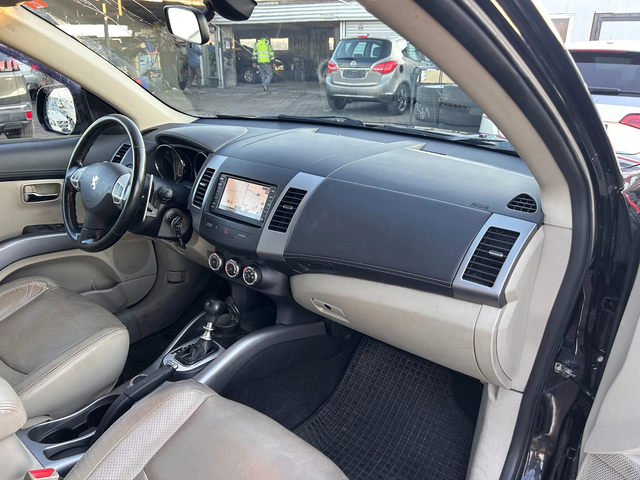Peugeot 4007 2.2HDI 4WD AVTOMAT/NAVI/KOJA 6+ 1 EURO 4 - автомобили, коли, обяви за нови и употребявани 10