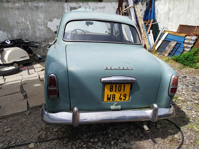 Peugeot 403 1, 5 - автомобили, коли, обяви за нови и употребявани 3