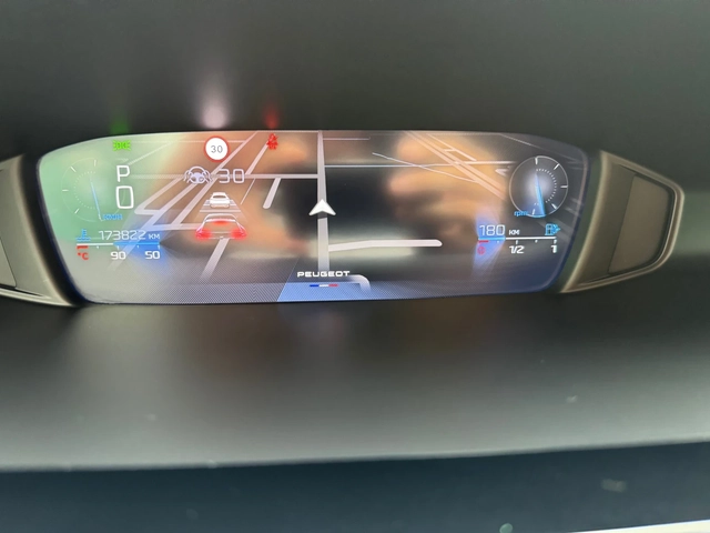 Peugeot 408 - автомобили, коли, обяви за нови и употребявани 8
