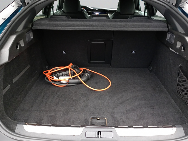 Peugeot 408 GT 1,6 Plug-in HYBRID 2WD 180 e-EAT8 EURO 6.4 - автомобили, коли, обяви за нови и употребявани 8