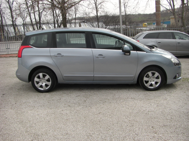 Peugeot 5008 1.6HDI 6ck.KLIMATRONIK - автомобили, коли, обяви за нови и употребявани 5