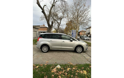 Peugeot 5008 - автомобили, коли, обяви за нови и употребявани 10