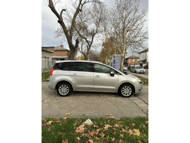 Peugeot 5008 - автомобили, коли, обяви за нови и употребявани 10