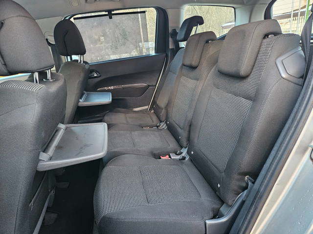 Peugeot 5008 1.6 Hdi Klimatronik/Euro-5A - автомобили, коли, обяви за нови и употребявани 12