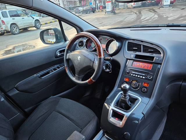 Peugeot 5008 1.6 Hdi Klimatronik/Euro-5A - автомобили, коли, обяви за нови и употребявани 9