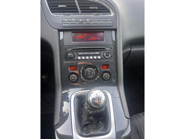 Peugeot 5008 2.0HDI NAVI/PANORAMA 6+ 1 EURO 5 - автомобили, коли, обяви за нови и употребявани 15