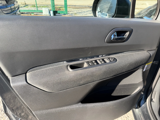 Peugeot 5008 1.6HDI 6 ck 7 Местен ITALIA - автомобили, коли, обяви за нови и употребявани 12