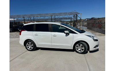 Peugeot 5008 1.6HDI 7места!!! - автомобили, коли, обяви за нови и употребявани 7
