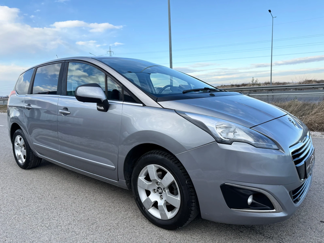 Peugeot 5008 1.6 HDI / FACELIFT / LED / 6+ 1 / NAVI / PARKTRONI - автомобили, коли, обяви за нови и употребявани 0