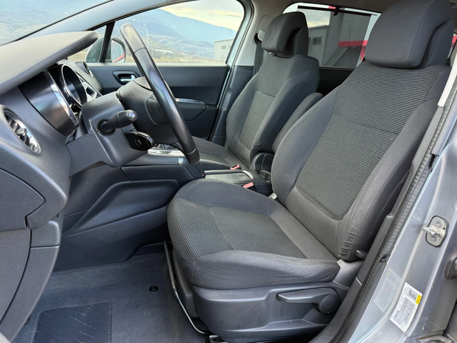 Peugeot 5008 1.6 HDI / FACELIFT / LED / 6+ 1 / NAVI / PARKTRONI - автомобили, коли, обяви за нови и употребявани 10