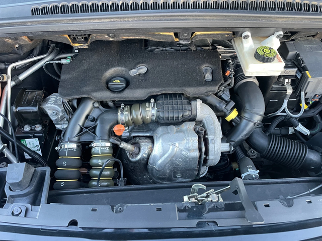 Peugeot 5008 1.6e-HDI-114-7m-ITALIA - автомобили, коли, обяви за нови и употребявани 13