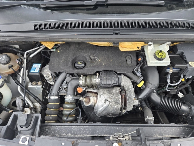 Peugeot 5008 1.6HDI-112kc= 6СКОРОСТИ= НАВИ= АВТОПИЛОТ - автомобили, коли, обяви за нови и употребявани 15