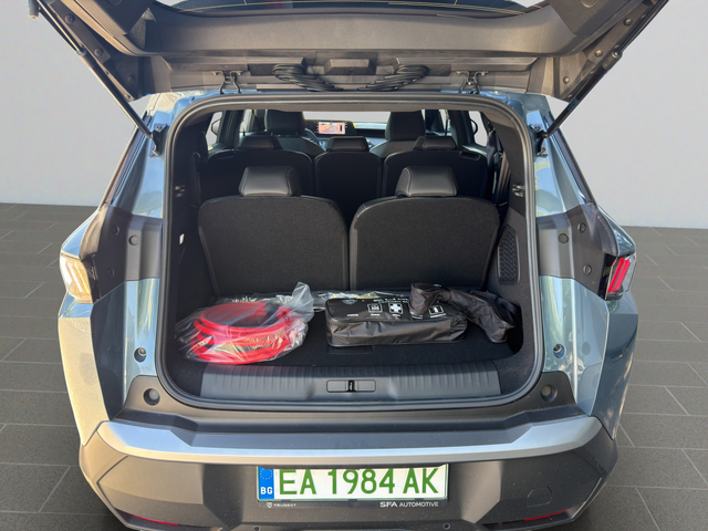 Peugeot 5008  ALLURE  Electric Long Range 172 кВ 230 к.с. - автомобили, коли, обяви за нови и употребявани 12