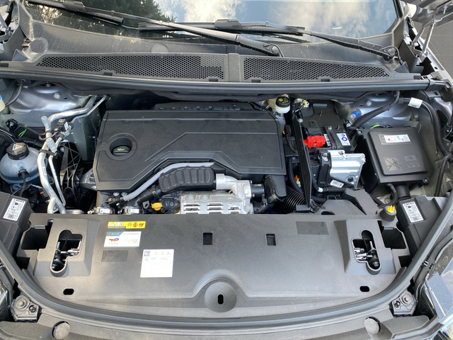 Peugeot 5008 GT 1.2 PureTech 145 HYBRID 48V e-DCS6 EURO 6.4 - автомобили, коли, обяви за нови и употребявани 13