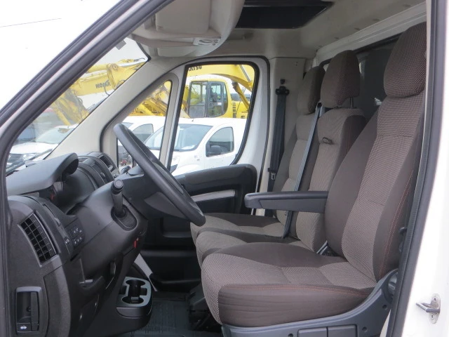 Peugeot Boxer 2,2 HDI EURO 6D - автомобили, коли, обяви за нови и употребявани 6