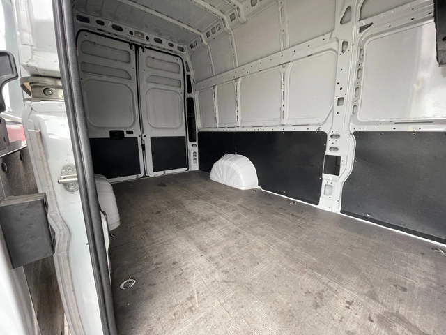Peugeot Boxer Върнат от  лизинг - автомобили, коли, обяви за нови и употребявани 16