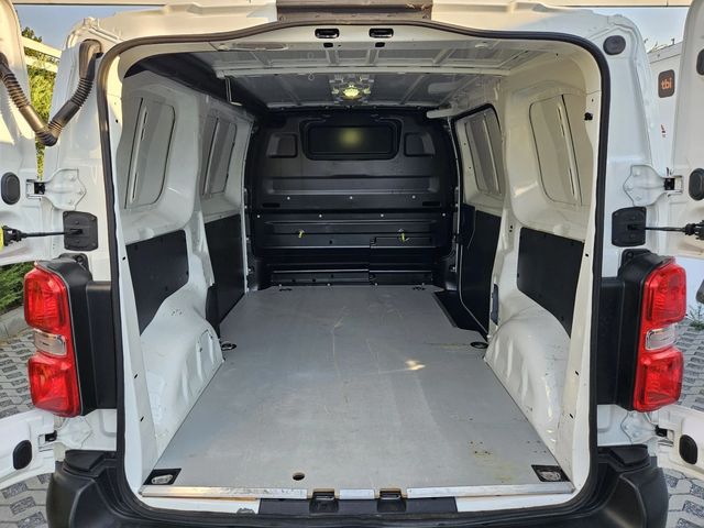 Peugeot Expert 1.5HDI-120кс= 124.000км= 6ск= ПАРКТРОНИК= CAR PLAY - автомобили, коли, обяви за нови и употребявани 8