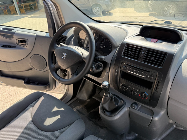 Peugeot Expert 1.6HDI Товаропътнически 6-местен Климатик - автомобили, коли, обяви за нови и употребявани 10