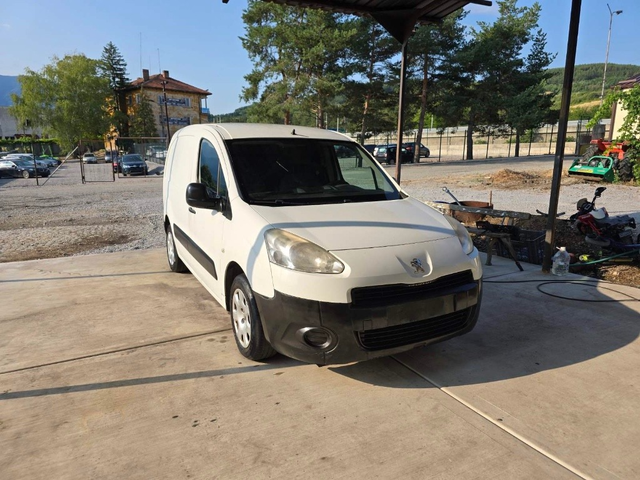 Peugeot Partner 1.6HDI - автомобили, коли, обяви за нови и употребявани 2