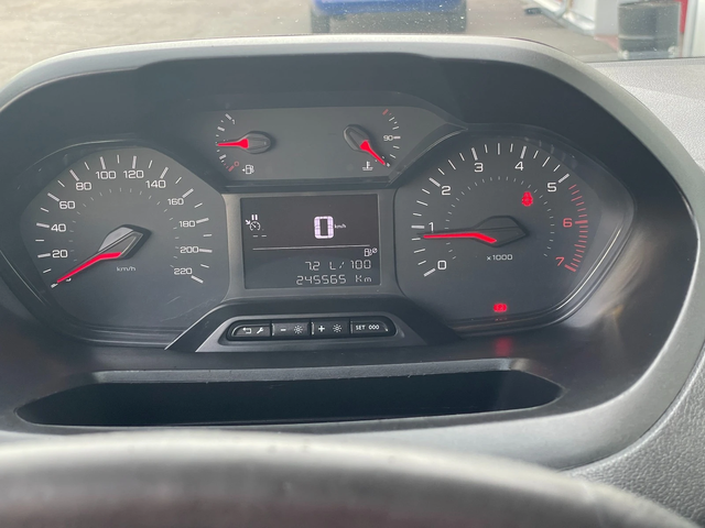 Peugeot Partner 1.5 HDi Euro 6D - автомобили, коли, обяви за нови и употребявани 6