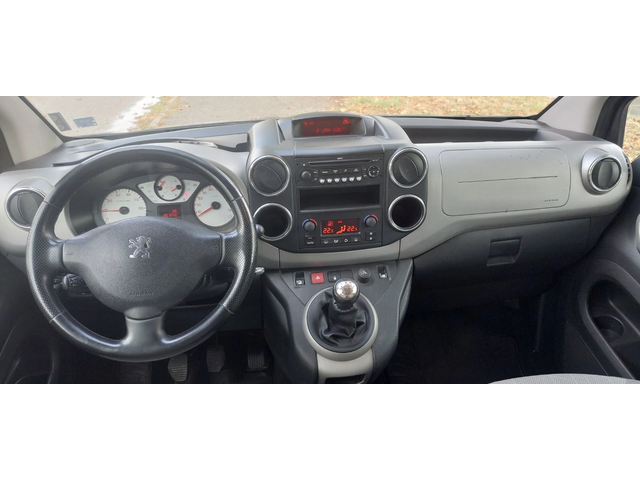 Peugeot Partner 1.6  HDI клима - автомобили, коли, обяви за нови и употребявани 13