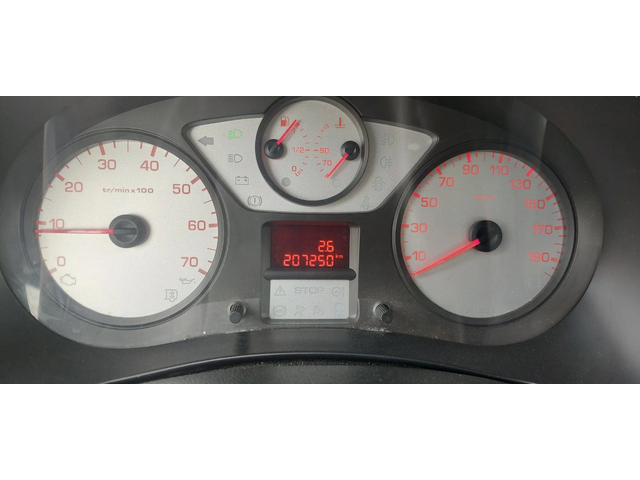 Peugeot Partner 1.6  HDI клима - автомобили, коли, обяви за нови и употребявани 14