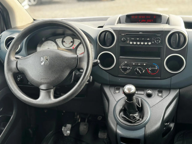 Peugeot Partner 1.6hdi 90kc - автомобили, коли, обяви за нови и употребявани 11