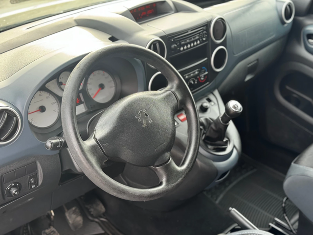 Peugeot Partner 1.6hdi 90kc - автомобили, коли, обяви за нови и употребявани 14