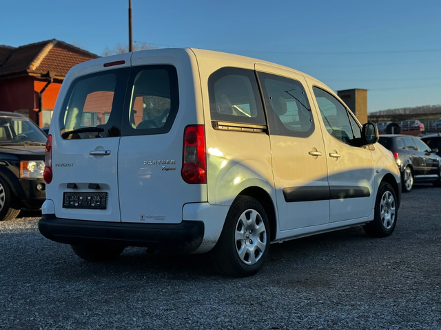 Peugeot Partner 1.6hdi 90kc - автомобили, коли, обяви за нови и употребявани 4