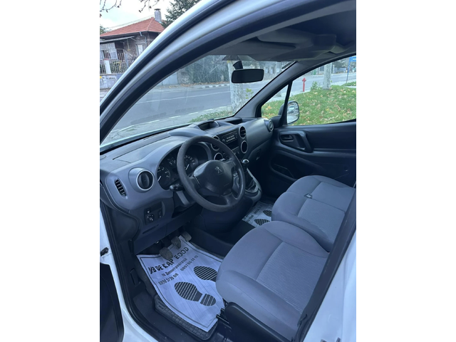 Peugeot Partner - автомобили, коли, обяви за нови и употребявани 4