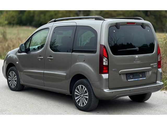 Peugeot Partner 1.6HDI / 120кс - автомобили, коли, обяви за нови и употребявани 3