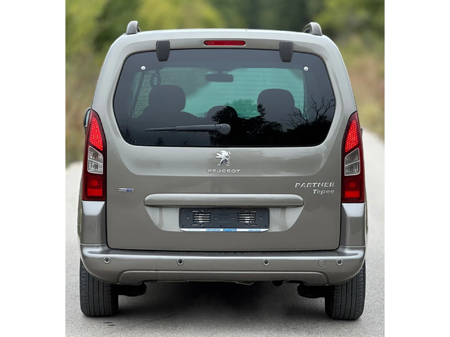 Peugeot Partner 1.6HDI / 120кс - автомобили, коли, обяви за нови и употребявани 4