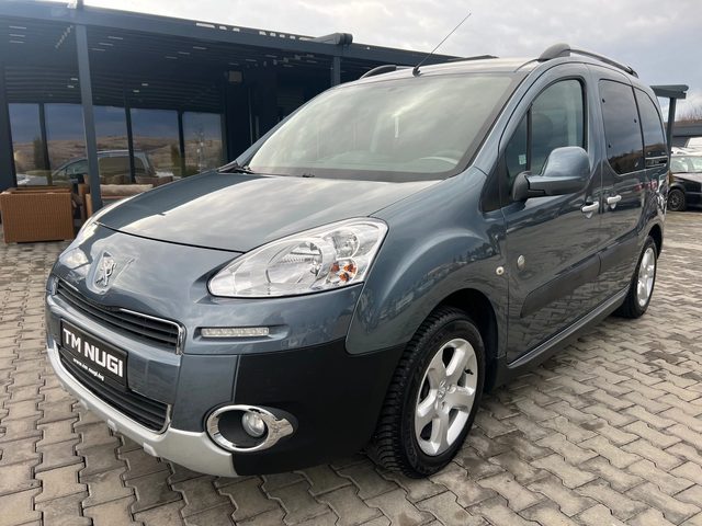 Peugeot Partner TEPEE* 1.6HDI* LED* TOP* - автомобили, коли, обяви за нови и употребявани 15
