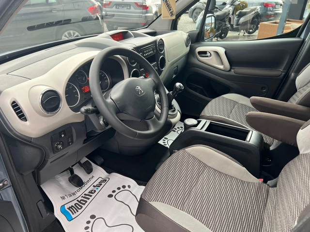 Peugeot Partner TEPEE* 1.6HDI* LED* TOP* - автомобили, коли, обяви за нови и употребявани 9