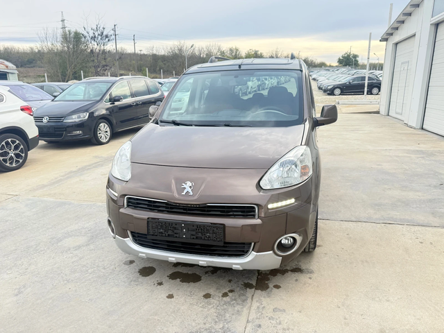 Peugeot Partner 1.6hdi 92k.c* Outdoor* Panorama* Tepee* - автомобили, коли, обяви за нови и употребявани 0