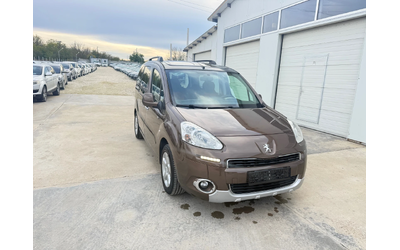 Peugeot Partner 1.6hdi 92k.c* Outdoor* Panorama* Tepee* - автомобили, коли, обяви за нови и употребявани 10