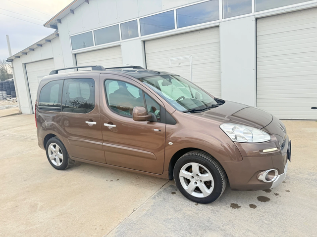 Peugeot Partner 1.6hdi 92k.c* Outdoor* Panorama* Tepee* - автомобили, коли, обяви за нови и употребявани 11