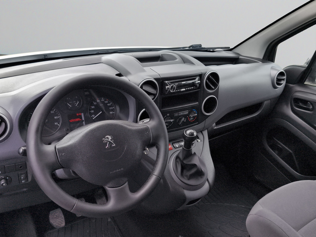 Peugeot Partner товарен NEW FRG COURT 1.6 BlueHDI 75 - автомобили, коли, обяви за нови и употребявани 8