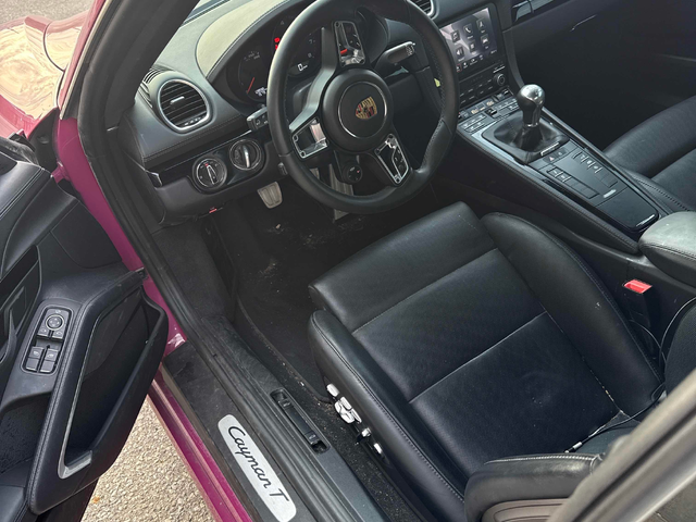 Porsche 718 CAYMAN 2.0L 4cyl RWD - автомобили, коли, обяви за нови и употребявани 4