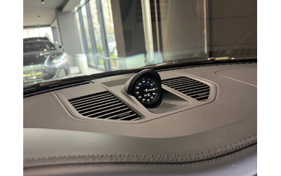 Porsche 911 Carrera 4 GTS - автомобили, коли, обяви за нови и употребявани 11