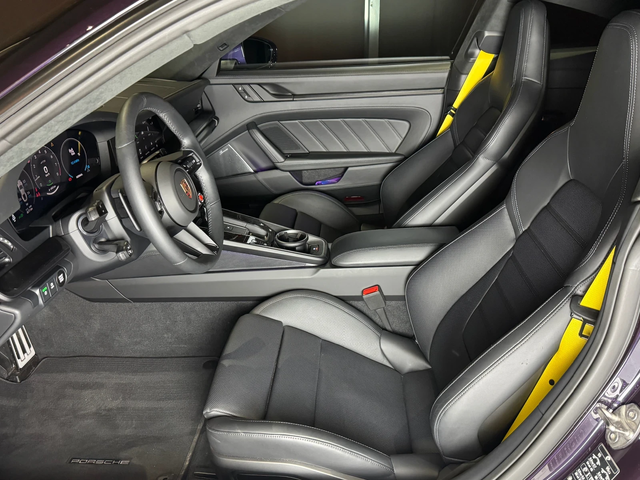 Porsche 911 Carrera 4 GTS - автомобили, коли, обяви за нови и употребявани 5