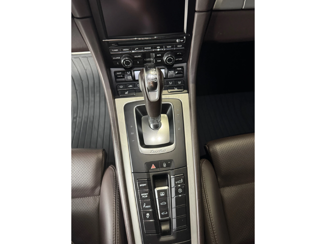 Porsche 911 Turbo S - автомобили, коли, обяви за нови и употребявани 10